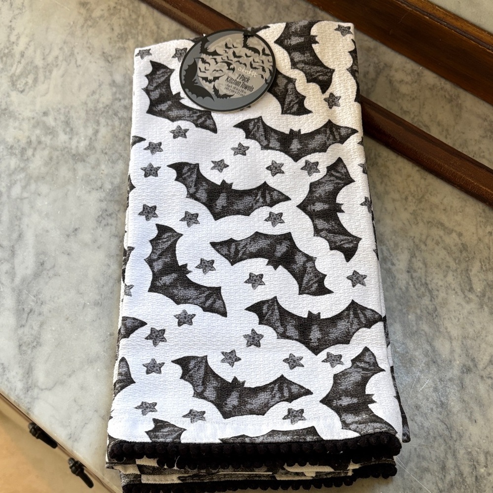 NWT SET/2 Halloween Black and White Bats Stars Goth  Kitchen Hand Tea Towels